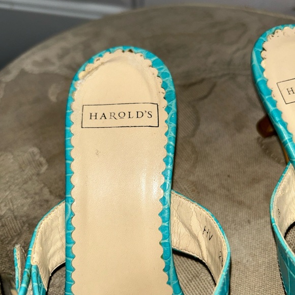 Harold's womens Turquoise 2" embossed print Sandals/Slides Sz 6B Made in italy - Picture 5 of 16
